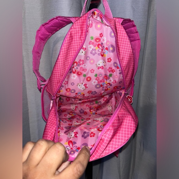 Pink Sanrio Hello Kitty from 2018 - Picture 5 of 9